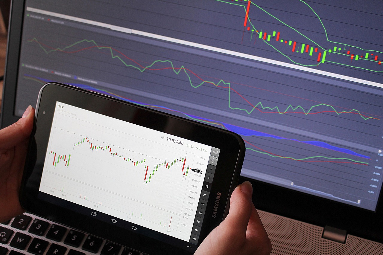Trading, analysis, forex — Choosing a Forex Broker that Offers Reliable Trading Platforms and Transparent Fee Structures